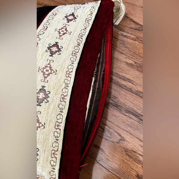 Decorative pillow with the velvet pillow cover on zipper. Print on both sides - Picture 2 of 6